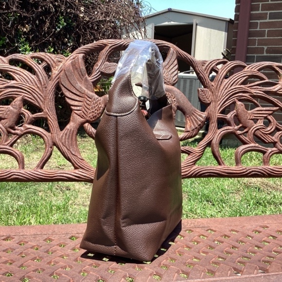 NWOT Vegan Leather Mahogany Brown Hook Close GoldTone Hardware Tote/Shoulder Bag - Picture 3 of 9